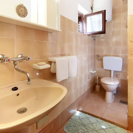 Svoboda 2 By Interhome Apartmán