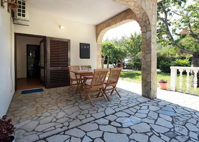 Svoboda 2 By Interhome * シロ