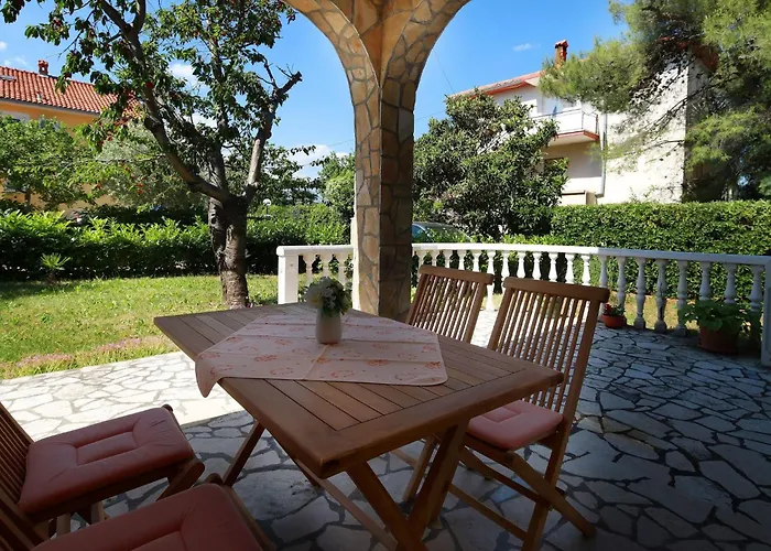 Svoboda 2 By Interhome * シロ