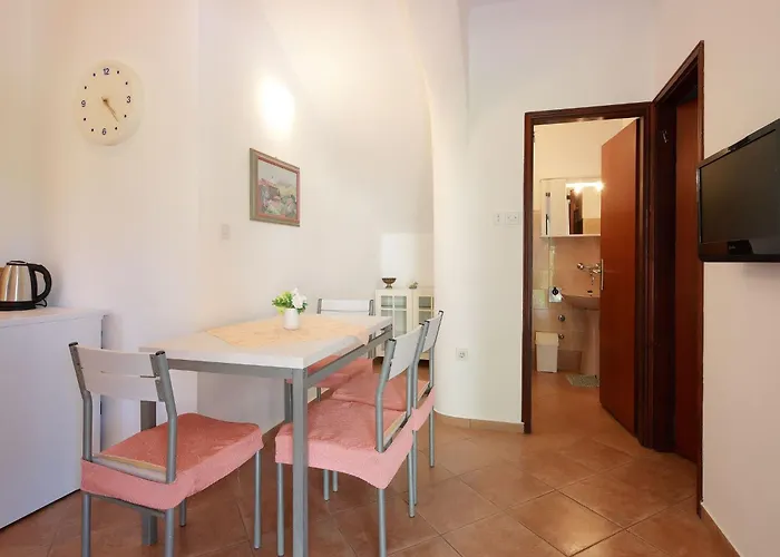 Svoboda 2 By Interhome Apartmán