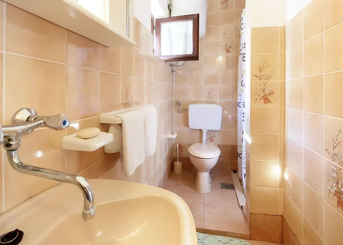 Svoboda 2 By Interhome * シロ