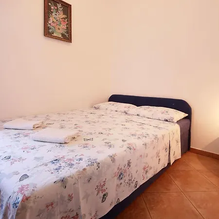 Svoboda 2 By Interhome Apartamento Šilo