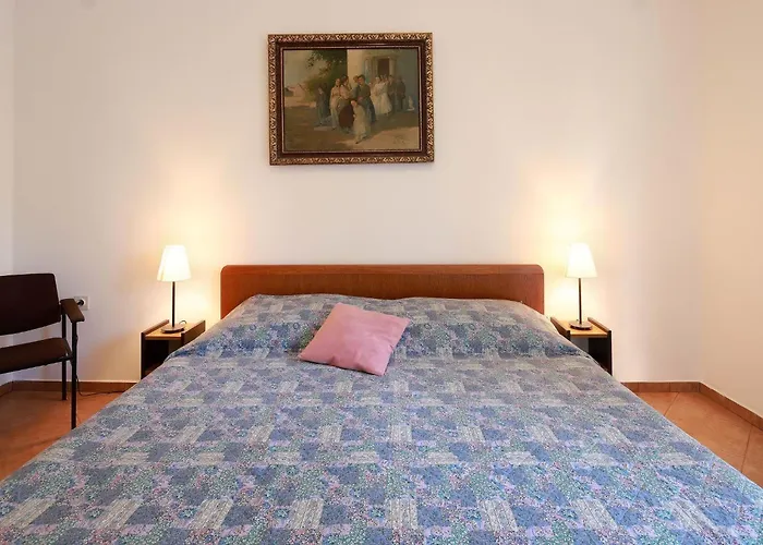 Svoboda 2 By Interhome شقة *