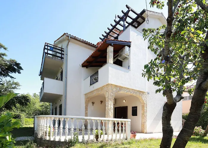 Svoboda 2 By Interhome شقة سيلو