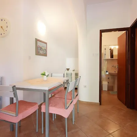 Svoboda 2 By Interhome Apartment